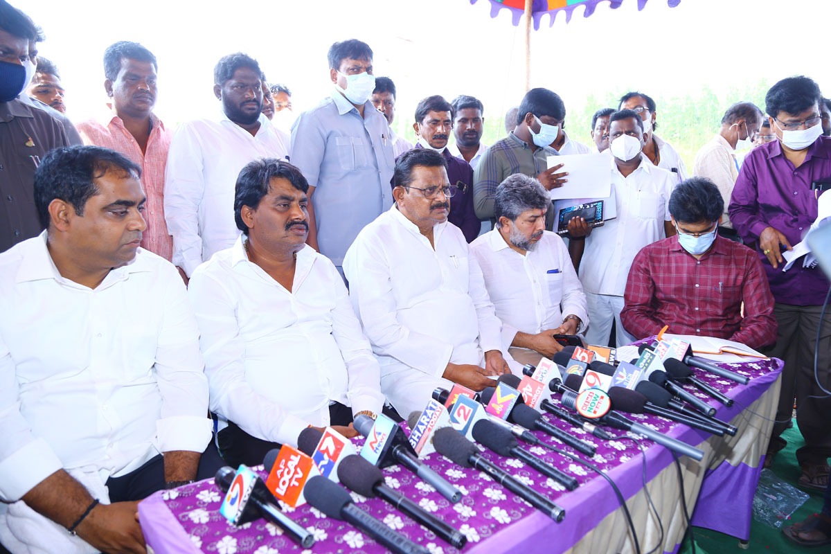 పేదల సొంతింటి కలను నేరవేరుస్తాం