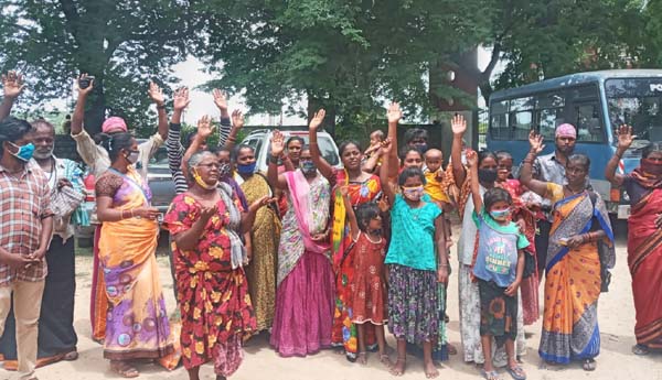 పేదల పట్టాలు.. 'గోల్‌మాల్‌'