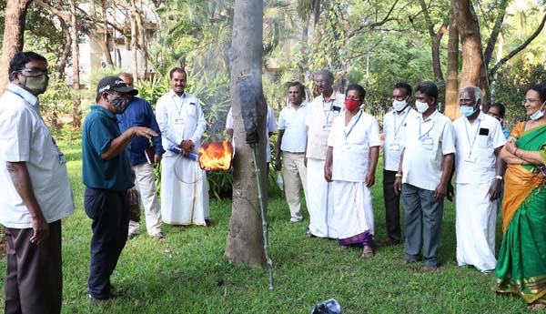 ఏనుగులను దారి మళ్లించడంపై... అటవీ సిబ్బందికి శిక్షణ