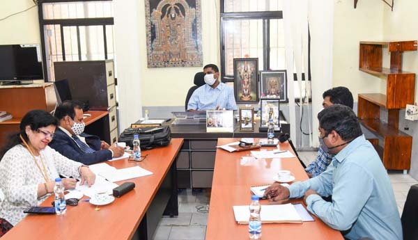 పథకాల అమల్లో ముందున్నాం : కలెక్టర్‌