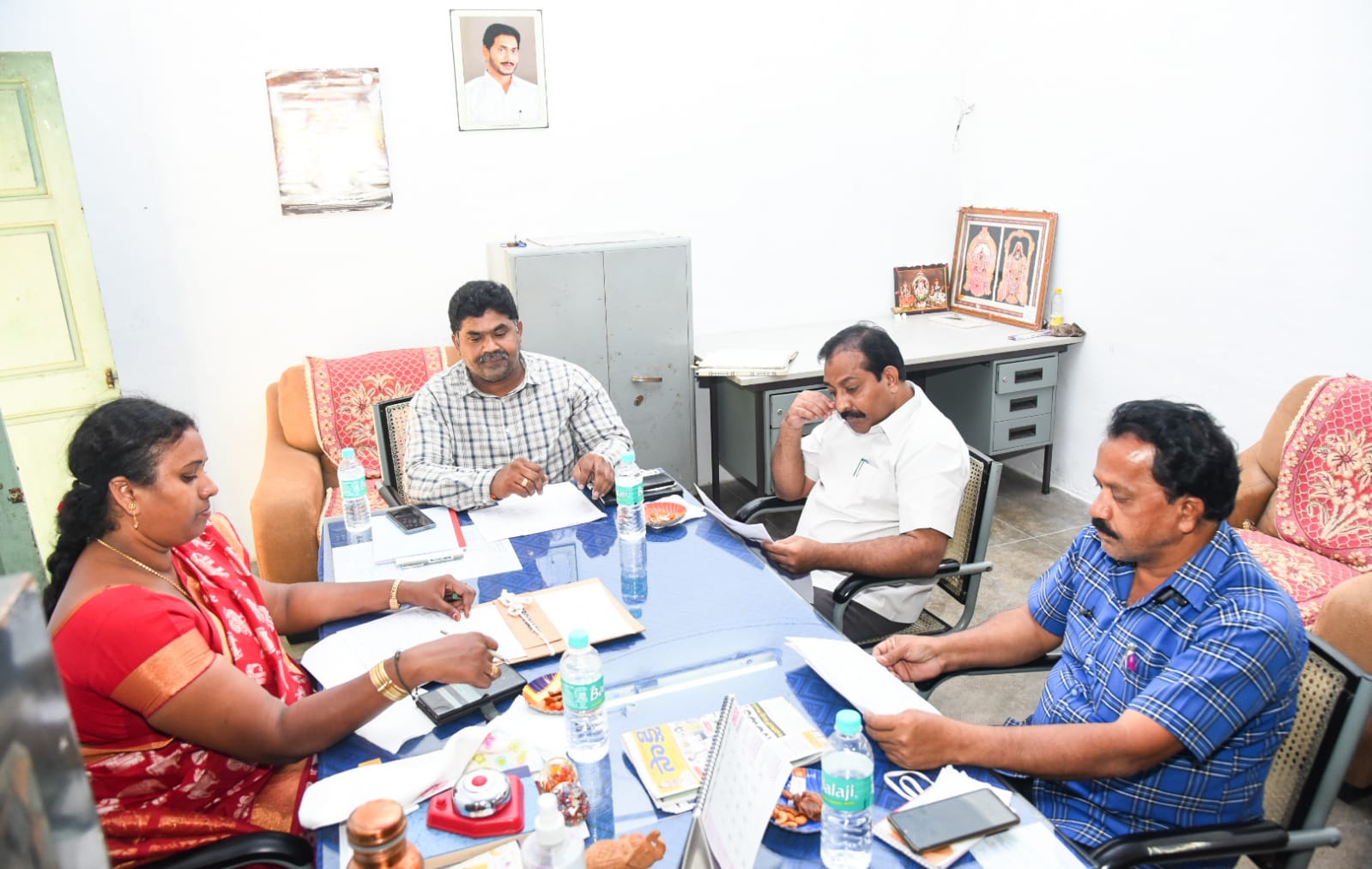 గ్రంథాలయాల్లో మౌలిక వసతులు: ఛైర్‌పర్సన్‌ మధుబాల