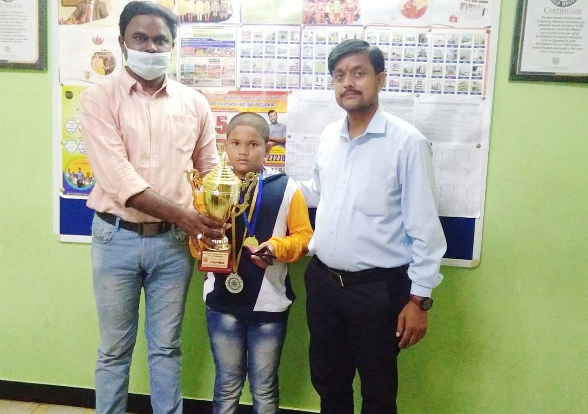 స్కేటింగ్‌లో శ్రీచైతన్య విద్యార్థి ప్రతిభ