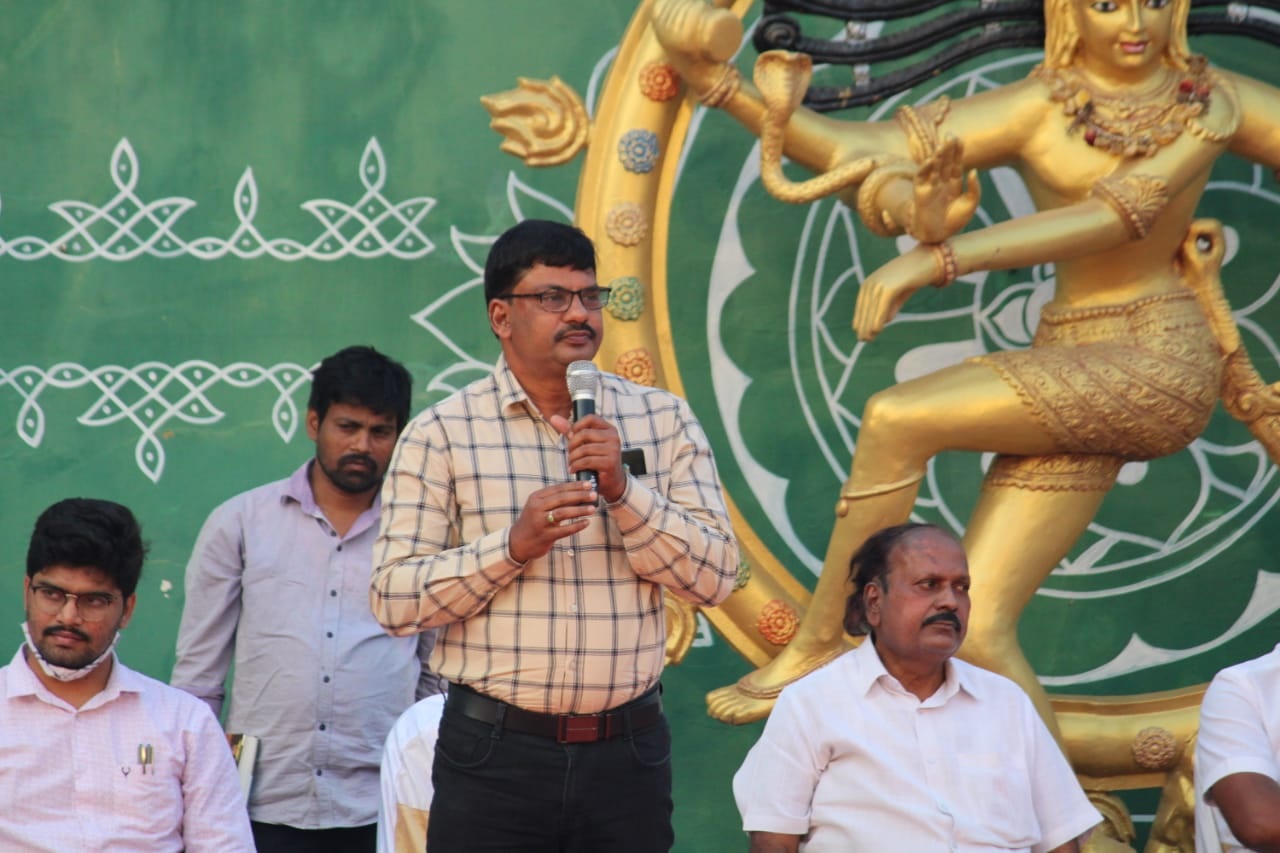 యువత కళల పట్ల ఆసక్తి పెంచుకోవాలి