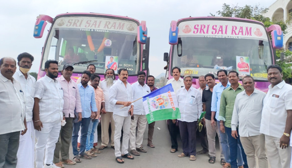 మహిళా దినోత్సవం సంబరాల్లో పాల్గొన్న మహిళలు 