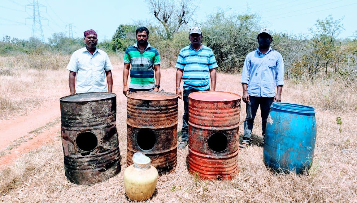 సారా స్వాధీనం-ఊట ధ్వంసం
