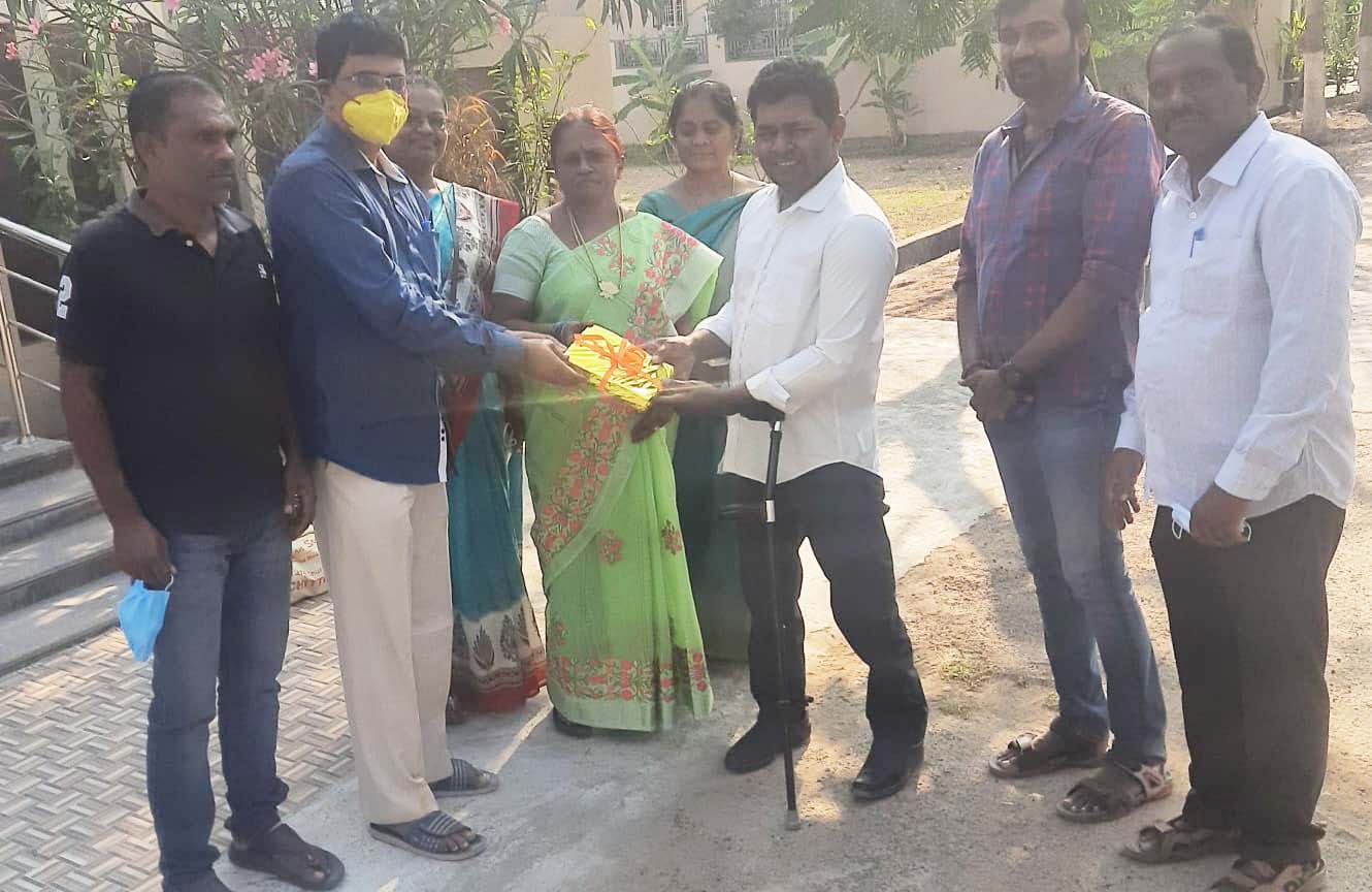 మంగళ విద్యావాణి సంచికను ఆవిష్కరించిన జేసీ