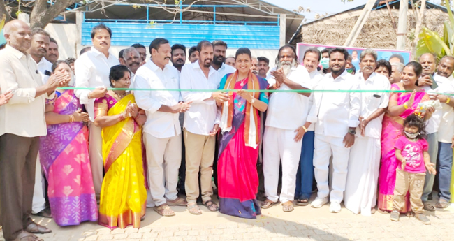 మున్సిపల్ పార్కును ప్రారంభించిన ఎమ్మెల్యే ఆర్కే రోజా 