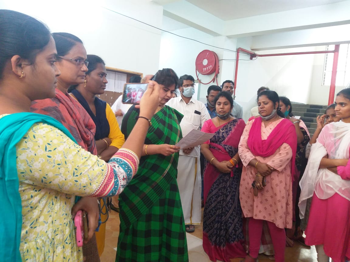 ఆత్మహత్యలు పరిష్కారం కాదు