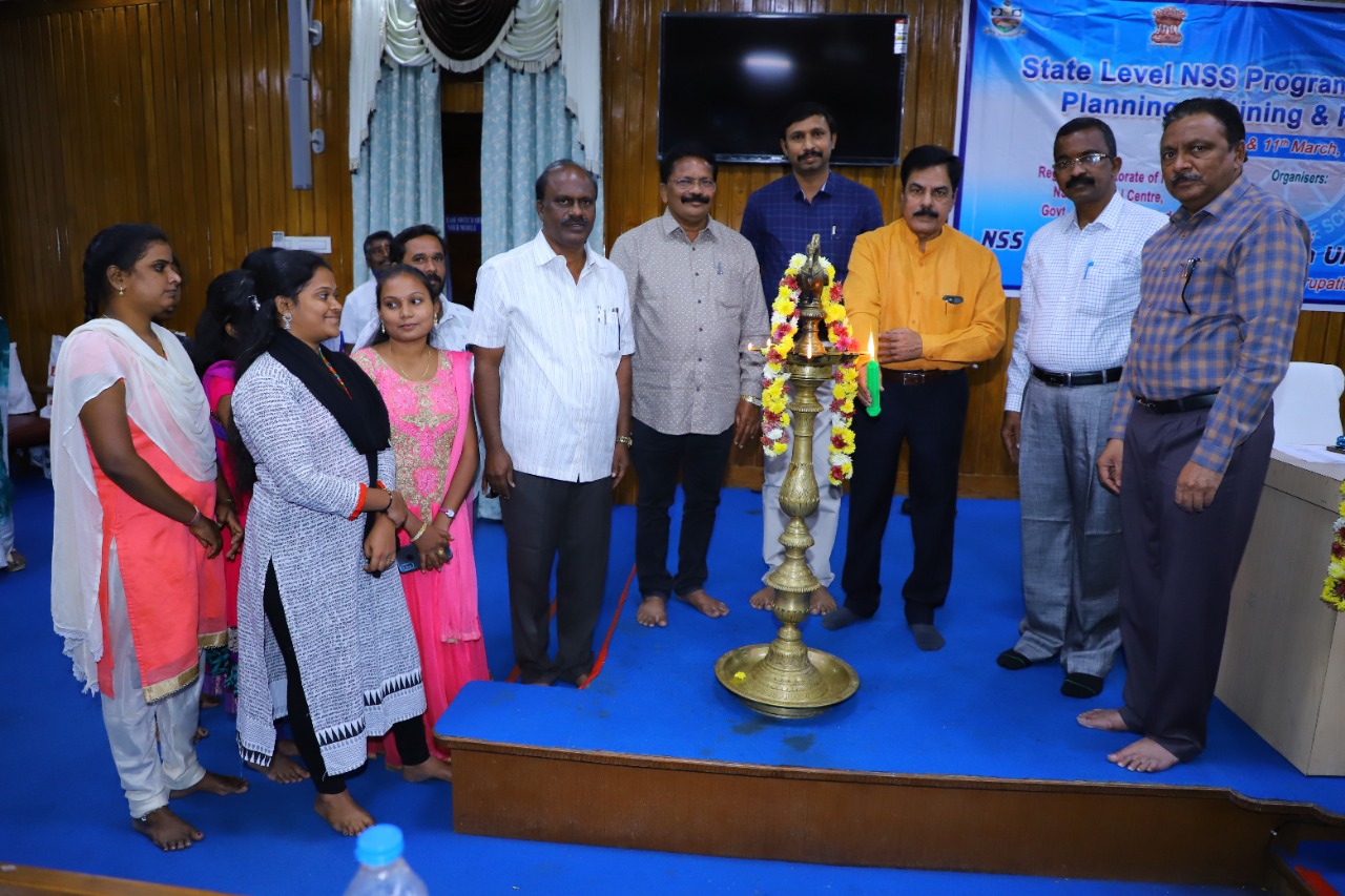 సేవాగుణ ఛోదనే ఎన్‌ఎస్‌ఎస్‌ లక్ష్యం : వీసీ రాజారెడ్డి