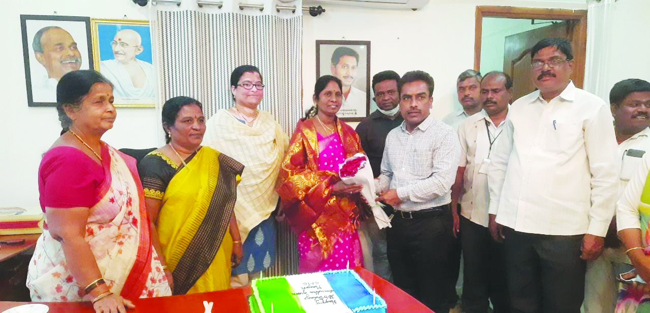 మేయర్‌ అముదకు శుభాకాంక్షల వెల్లువ