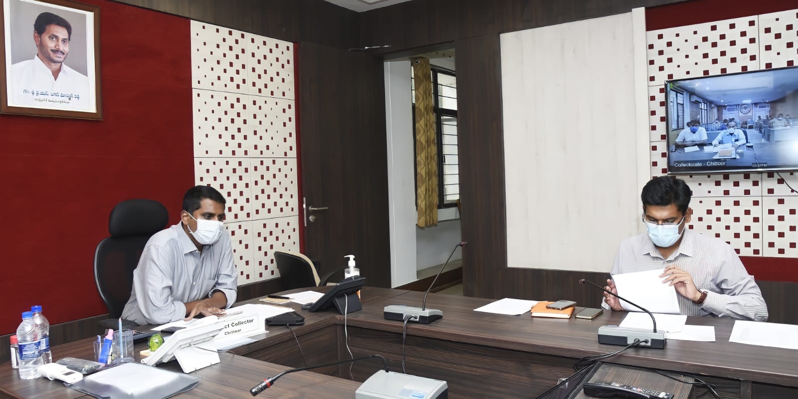 అందుబాటులో లక్ష బస్తాల సిమెంట్‌ : కలెక్టర్‌