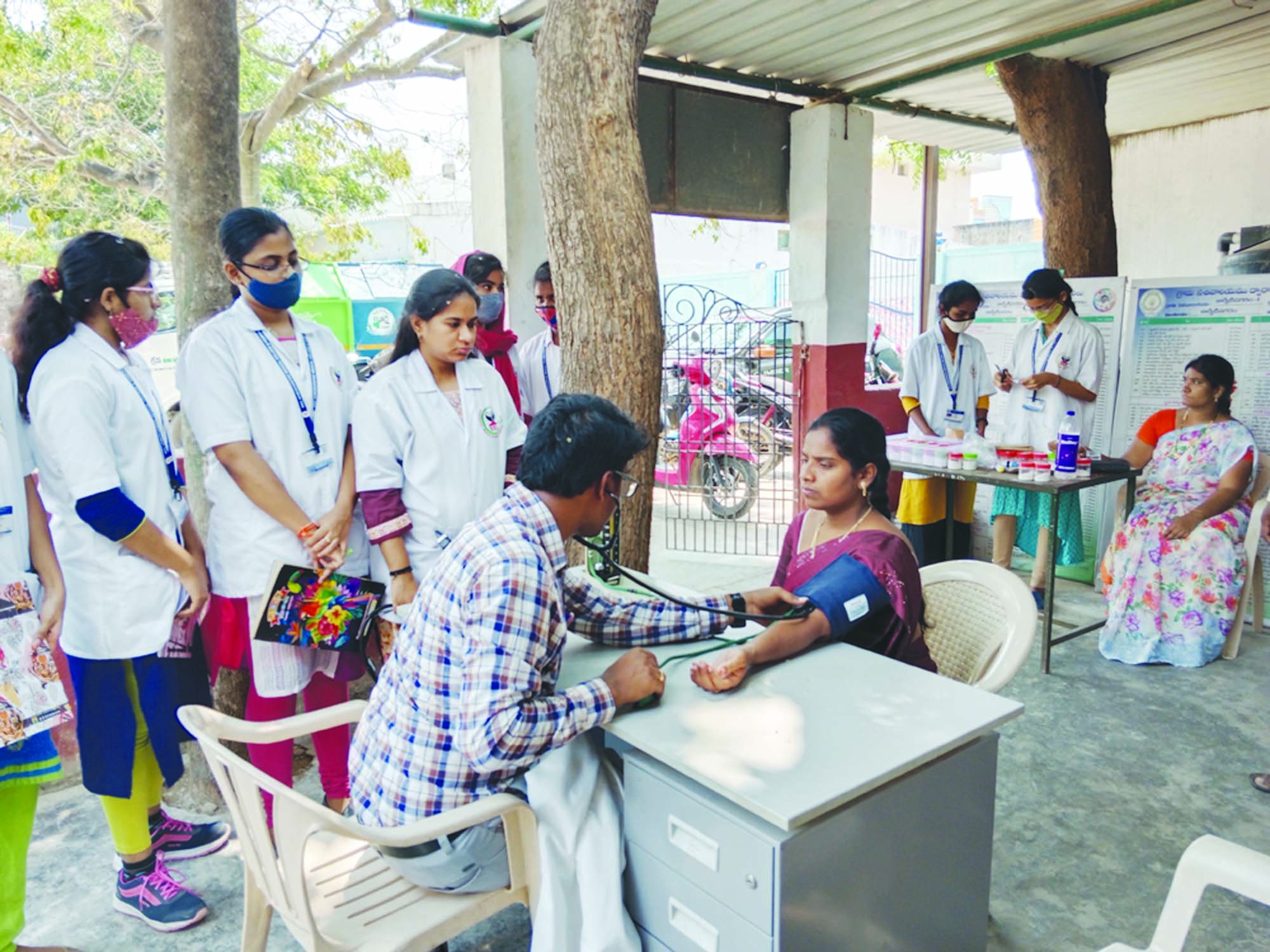 వద్ధాశ్రమంలో ఉచిత వైద్య శిబిరం