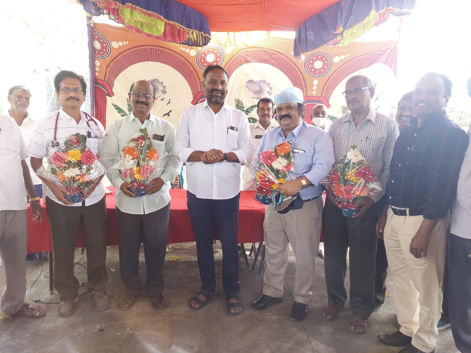 వైద్యులు ప్రత్యక్ష దైవంతో సమానం ఎమ్మెల్యే నవాజ్‌ బాషా