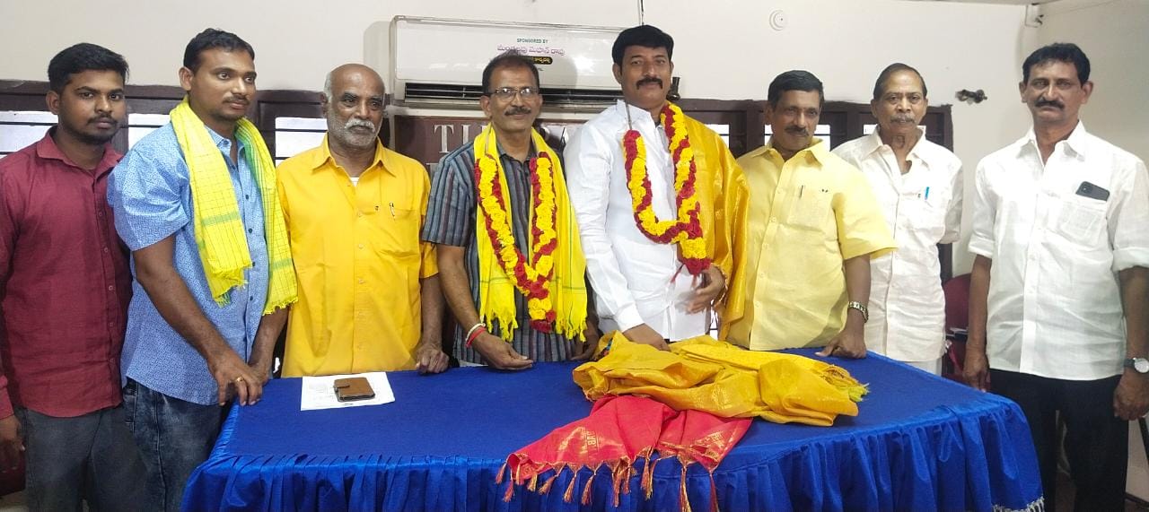 వ్యాపారస్థులకు ప్రత్యేక నిధిని ఏర్పాటు చేయాలి