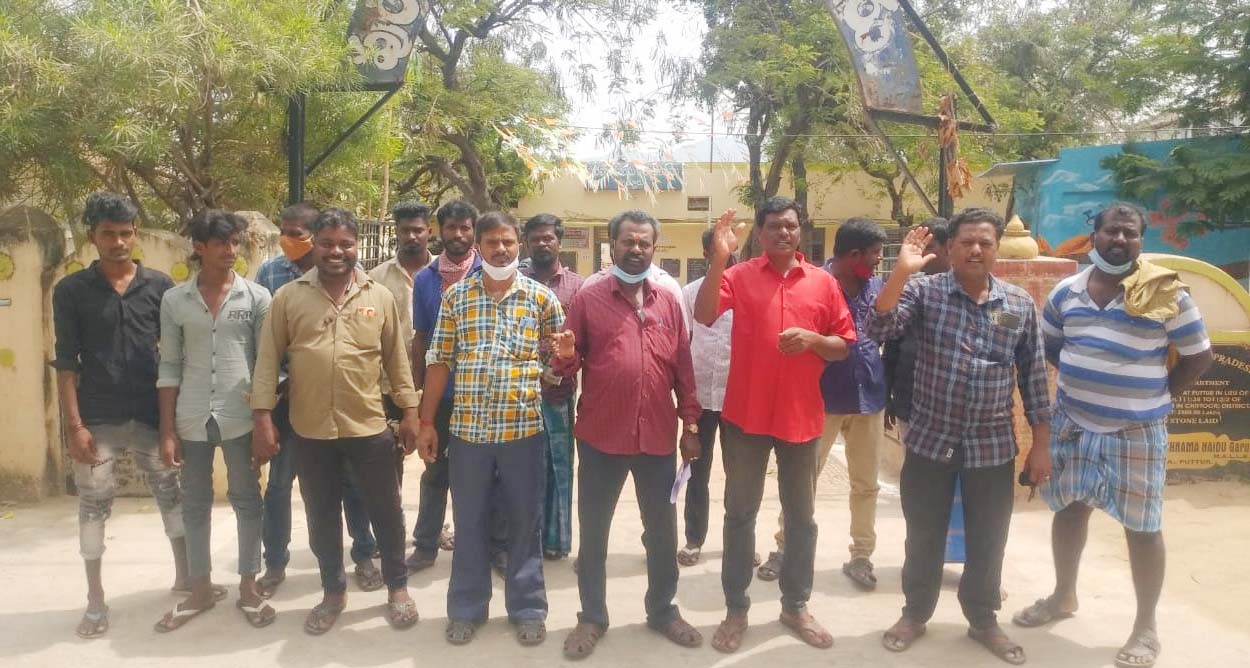 ఆటో రుసుమును రద్దు చేయాలి