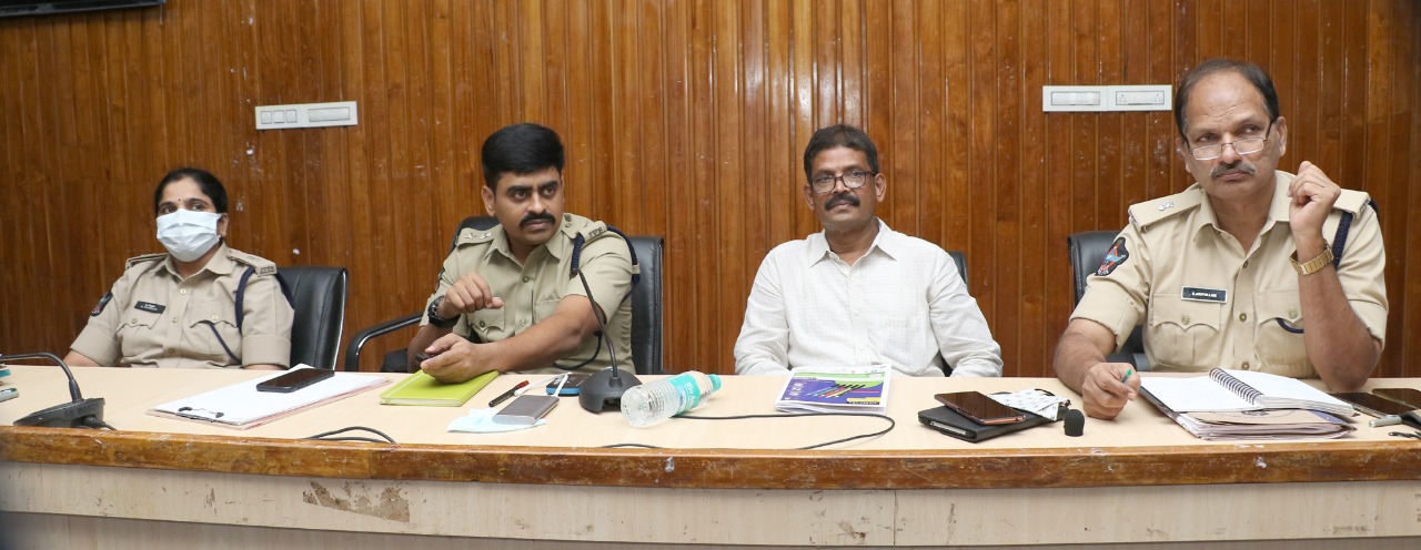 సక్రమంగా నడుస్తున్న వ్యవస్థని చెడగొట్టకండి