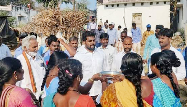 ప్రజల దీవెనలతో మరల అధికారంలోకి వస్తాం