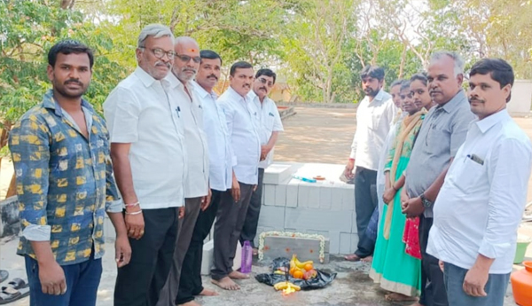 వైస్సార్ డిగ్రీ కాలేజీలో తాత్కాలిక తరగతి గదుల నిర్మాణం ప్రారంభం 