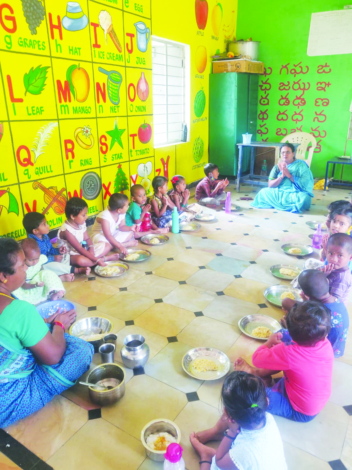 అంగన్‌వాడీ వర్కర్స్‌, హెల్పర్స్‌ 