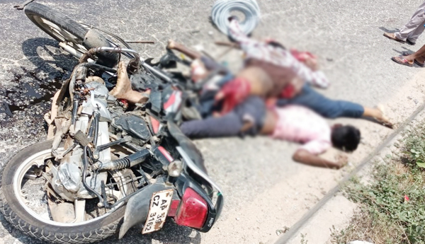 లారీ, మోటార్ సైకిల్ ఢీకొని ఇద్దరు యువకులు మృతి