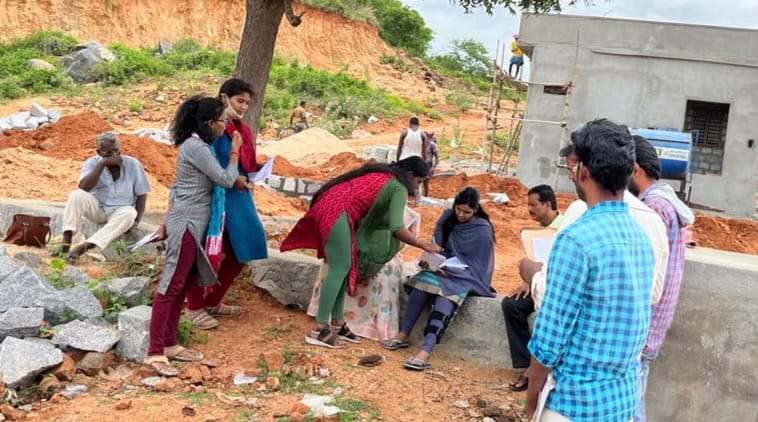 లక్ష్యం మేరకు పక్కా గృహాల నిర్మాణాలు: కమిషనర్‌