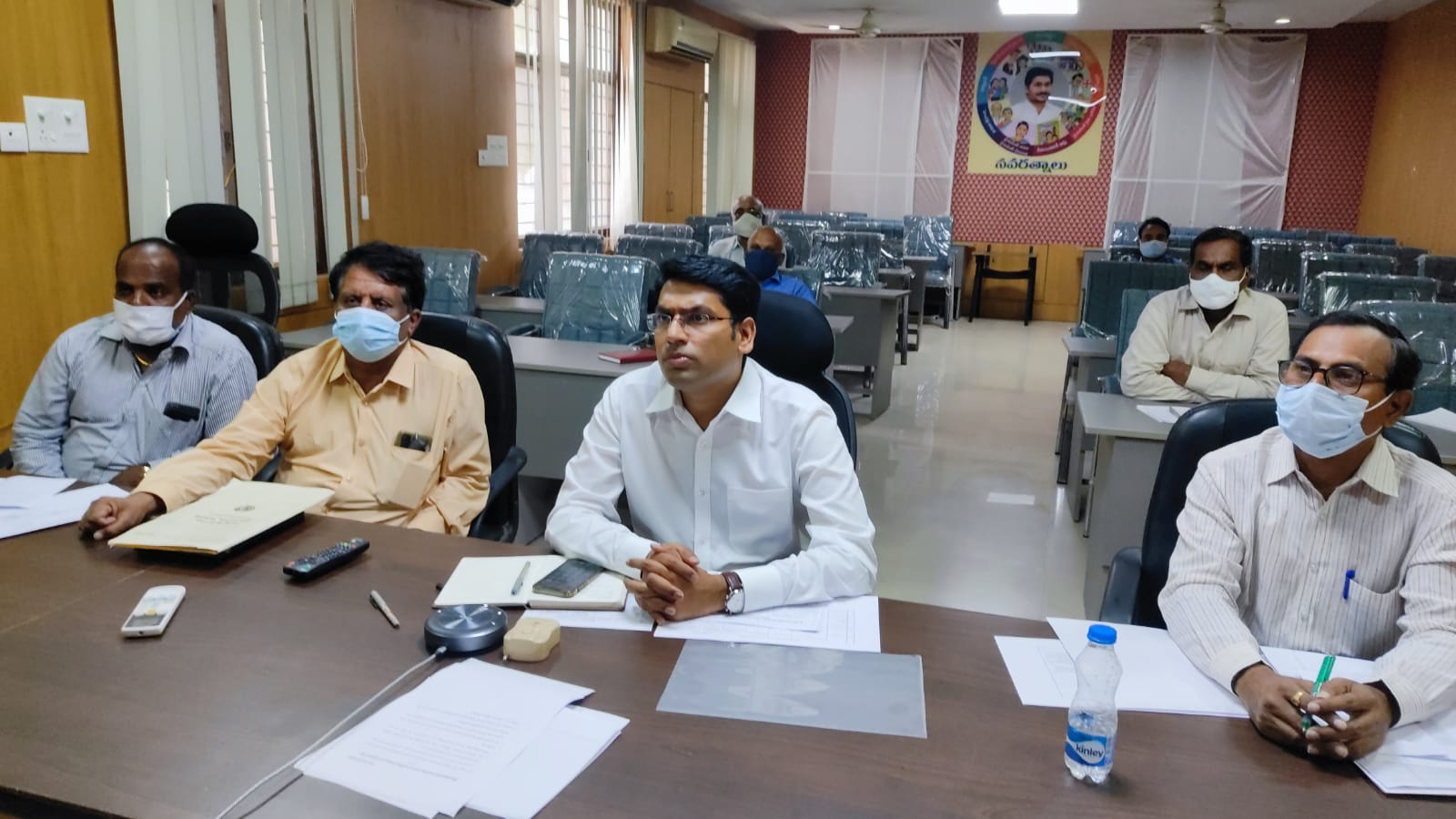 వీడియో కాన్పెరెన్స్‌లో జాయింట్‌ కలెక్టర్‌ వెంకటేశ్వర్‌