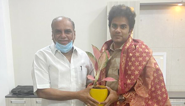 'ఎన్‌ఆర్‌ఐల కోసం స్పందన' అభినందనీయం