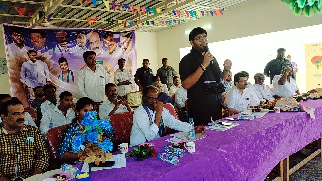 ప్రతి విద్యార్థి భవిష్యత్‌ జగనన్న బాధ్యత :చిత్తూరు ఎమ్మెల్సీ భరత్‌