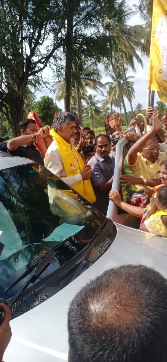 ఉద్రిక్తతల నడుమే సాగిన చంద్రబాబు పర్యటన