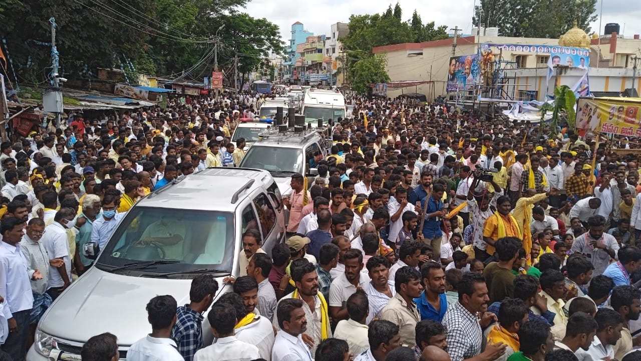 కుప్పంలో ఉద్రిక్తత, భారీగా పోలీసుల మోహరింపు