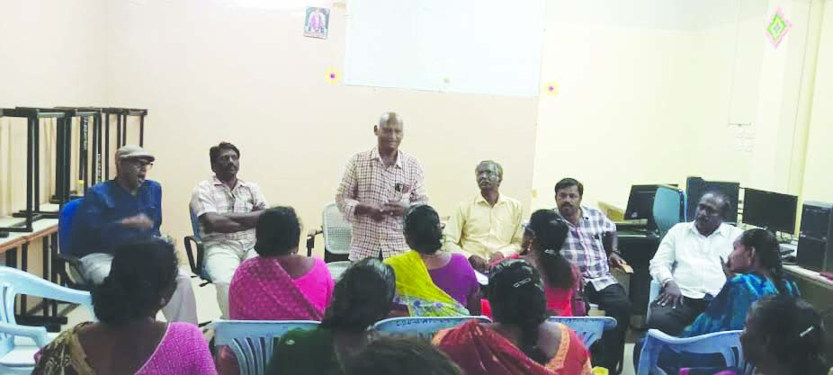 సమావేశంలో మాట్లాడుతున్న సిపిఎం రాష్ట్ర నాయకులు దడాల సుబ్బారావు