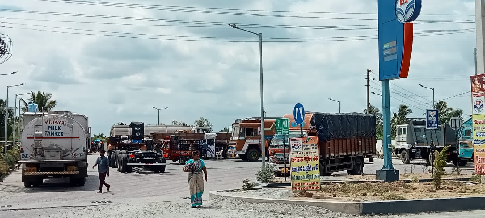 సరిహద్దు బంకుల్లో విక్రయాలు శూన్యం