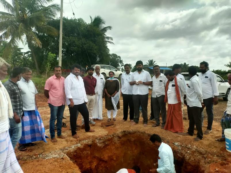 భూమిపూజలో పాల్గొన్న ఎమ్మెల్సీ భరత్‌