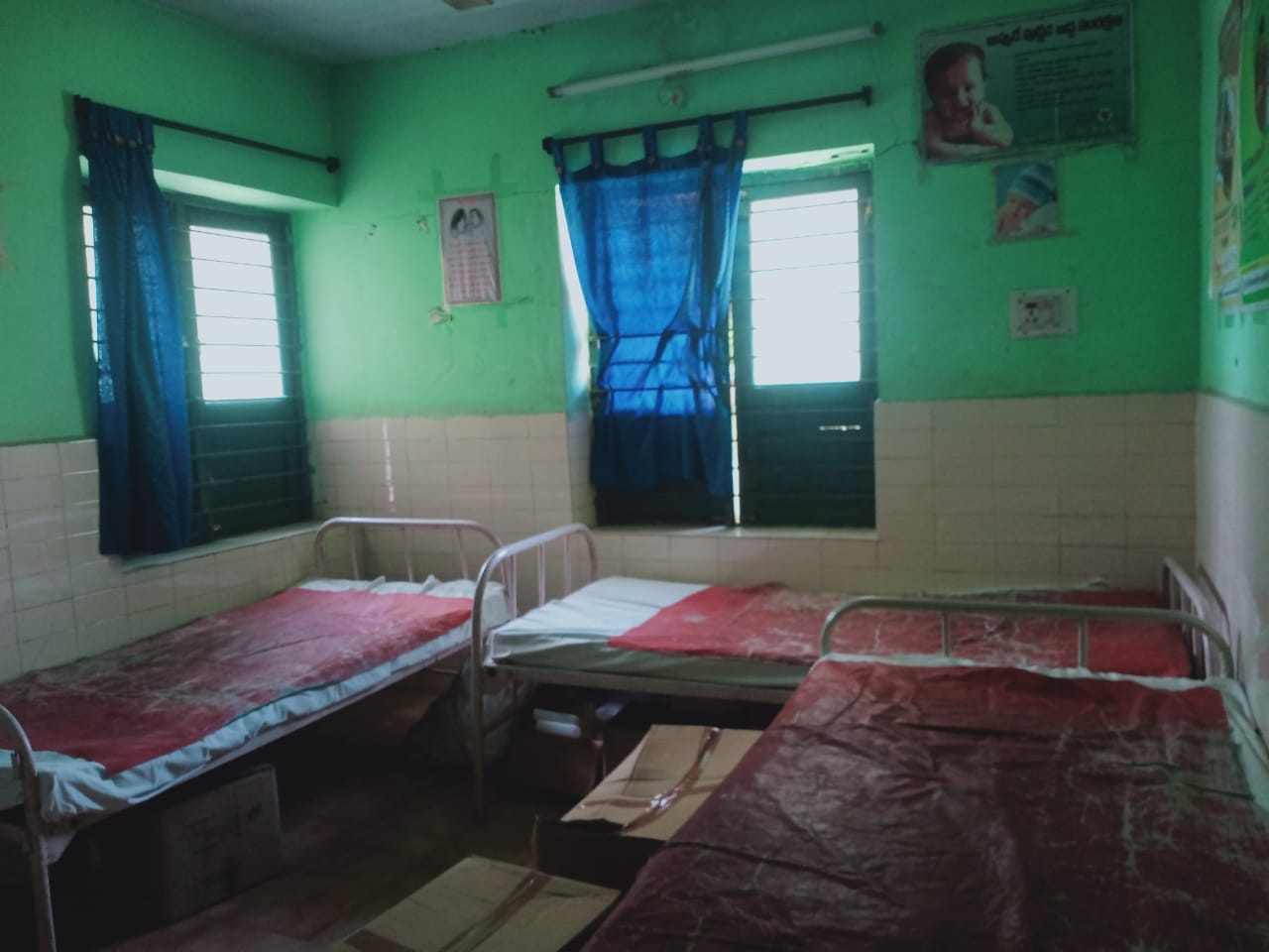 కంపు కొడుతున్న పడకల గదులు