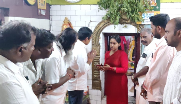 Swami-Reddy-visited-Aretamma-temple