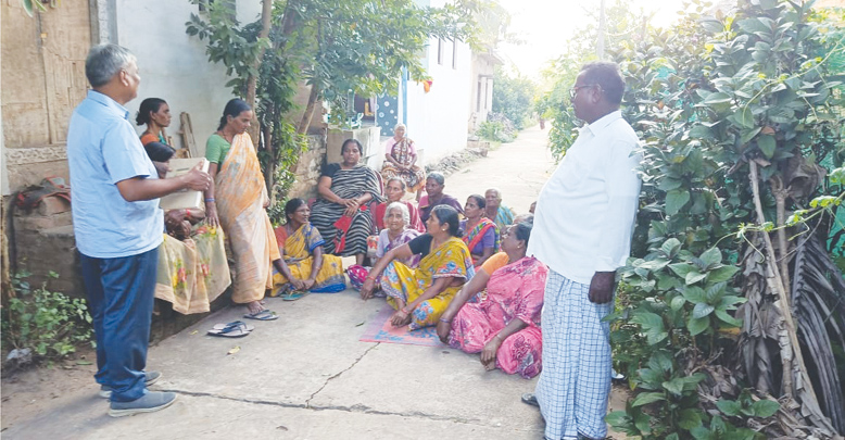 మాట్లాడుతున్న ఈమని అప్పారావు