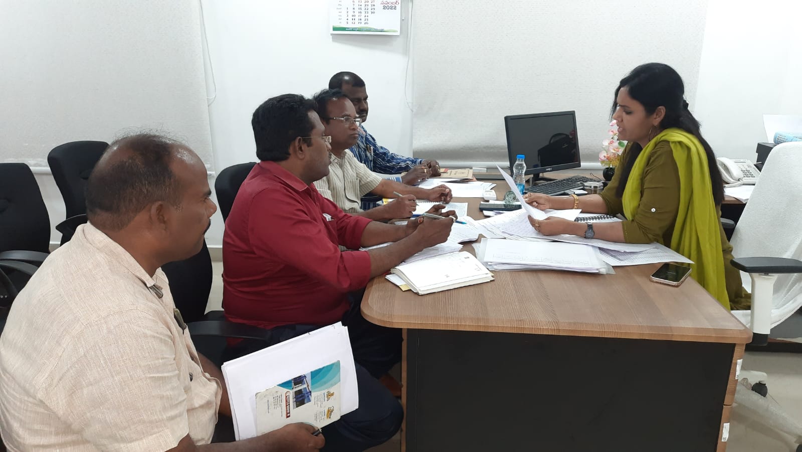 ఆస్తి పన్ను వసూళ్లపై ప్రత్యేక శ్రద్ధ పెట్టండి : కమిషనర్‌