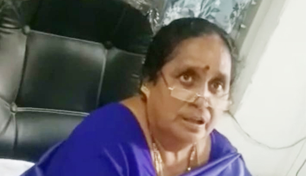 ఆన్‌లైన్‌ చేసుకోవాలంటే.. 5వేలు పట్టుకురా.. పెనుమూరు తహశీల్దార్‌ లైవ్‌ వీడియో సోషియల్‌ మీడియాలో హల్‌ఛల్‌