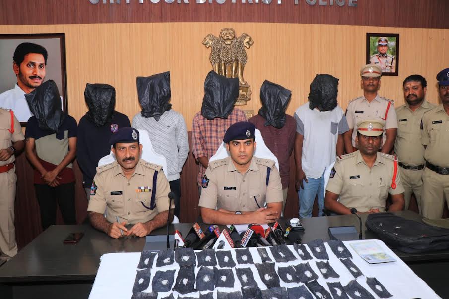 సుడాన్‌కు చెందిన వ్యక్తితో పాటు ఐదుగురి అరెస్టు