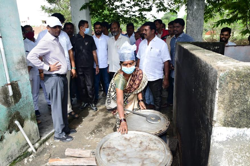 క్షేత్రస్థాయిలో పంటనష్టం పరిశీలన