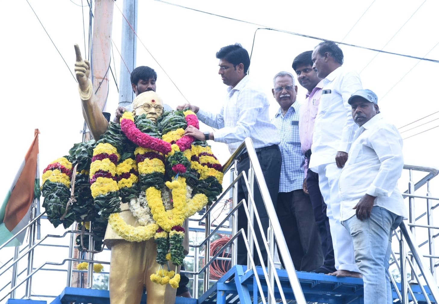 రాజ్యాంగ నిర్మాత అంబేద్కర్‌ జిల్లావ్యాప్తంగా ఘన నివాళి