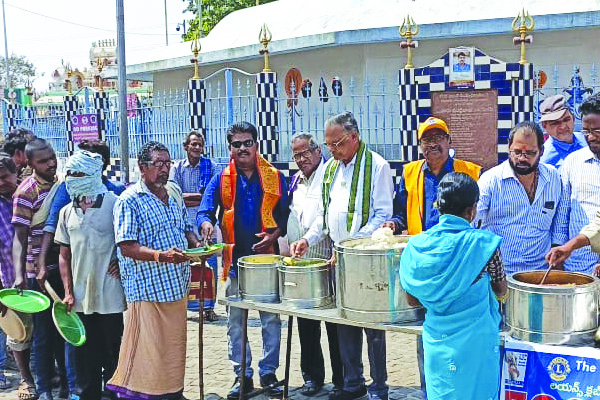 500వ రోజుకు అన్నదానం