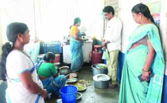 విద్యార్థుల ఆరోగ్యానికి ప్రత్యేక చర్యలు