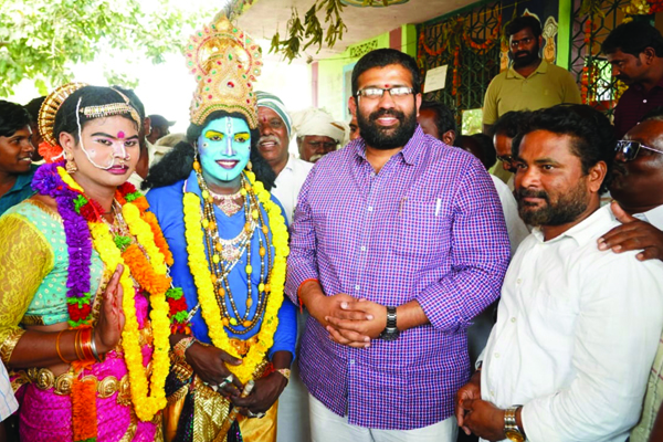 కళాకారులకు అండగా ఉంటాం...