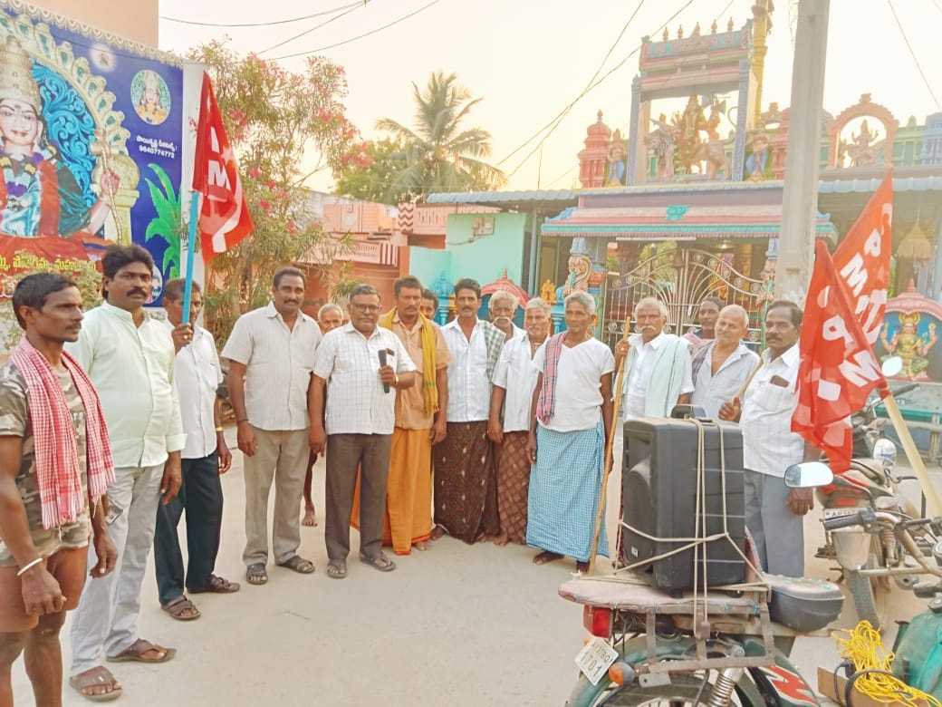 జగనన్న కాలనీల్లో మౌలిక సదుపాయాలు కల్పించాలి