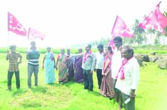 అధికారుల బెదిరింపులు.. ఆర్థిక ఇబ్బందులు