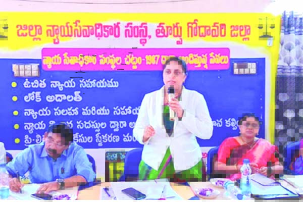 అందరికీ సమానావకాశాలు అందించాలి