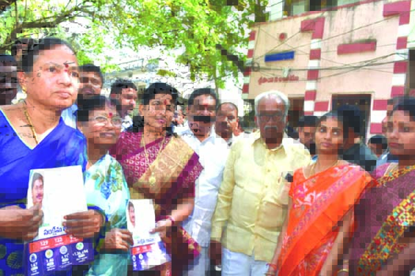 మహిళా సంక్షేమానికి ప్రభుత్వం పెద్దపీట