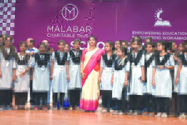 విద్యార్థులు ఉన్నత శిఖరాలు అధిరోహించాలి