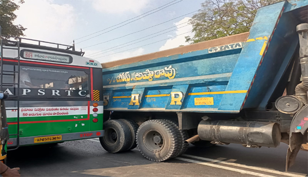 RTC-bus-collides-with-a-lorry-passenger-slightly-injured